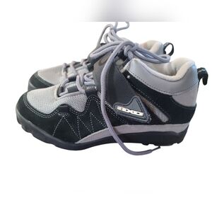 Kids cycling axo cortez Shoes - Black and Gray, New size 4